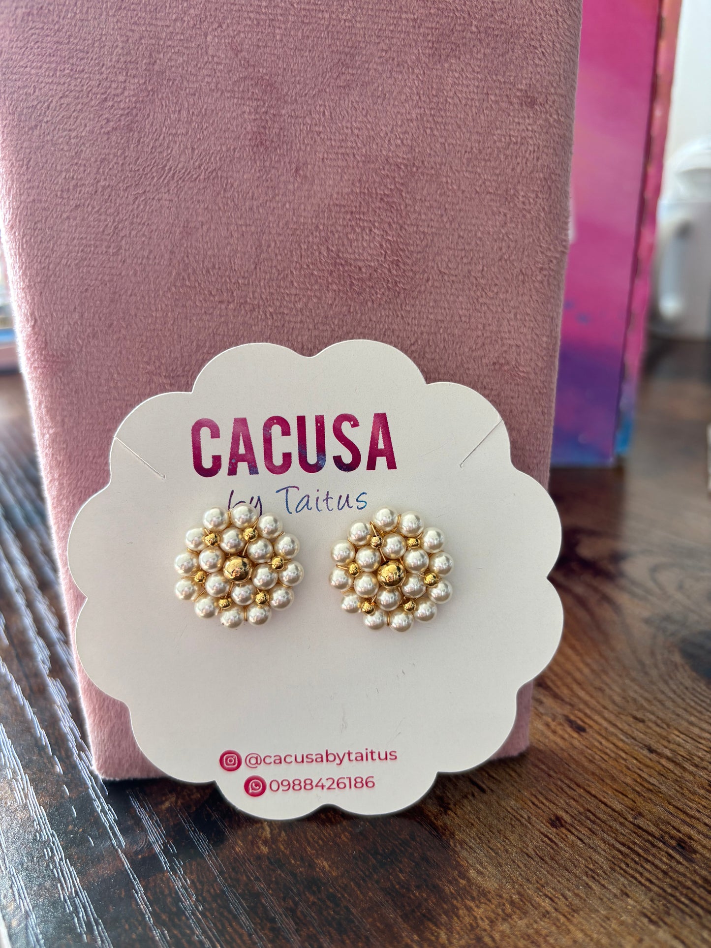 Aretes tejidos